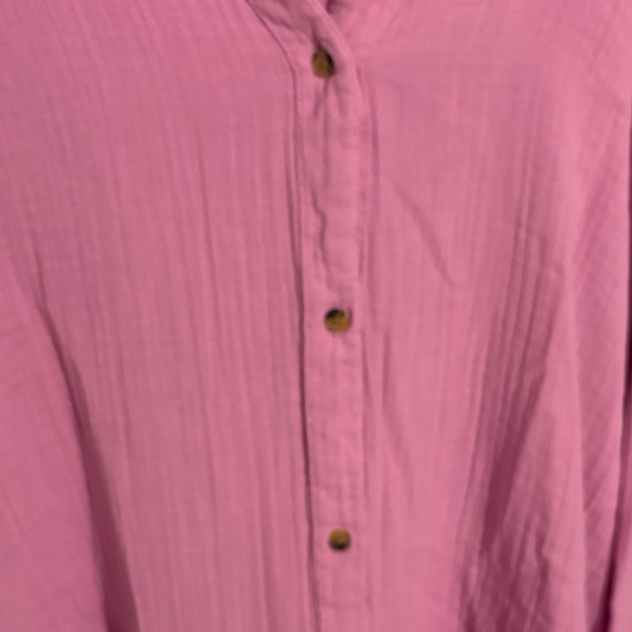 Old Navy Vibrant Pink Oversized Crepe Button Down Top - Picture 3 of 3